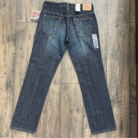 Levi Strauss & Co. Women’s 505 Jeans Nouveau Straight. - Picture 2 of 5